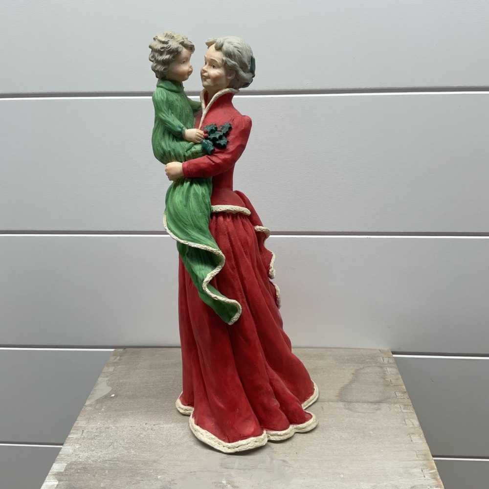 House of Lloyd Christmas Around the World Grandmothers Love Figurine 1998 Red